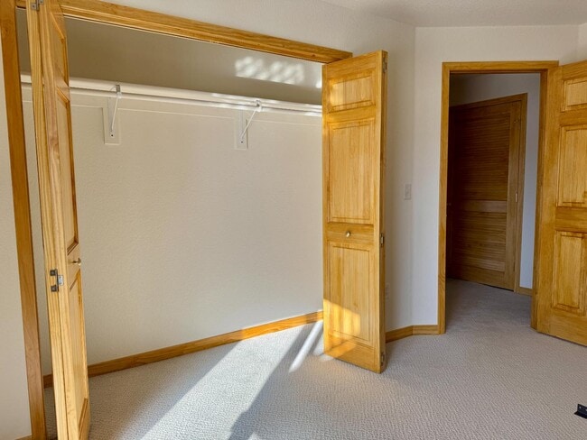 Building Photo - 904 Wapiti Dr