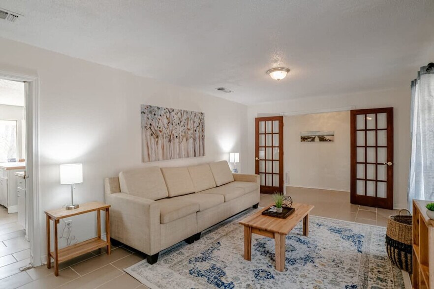 Building Photo - 5477 Ardell Dr