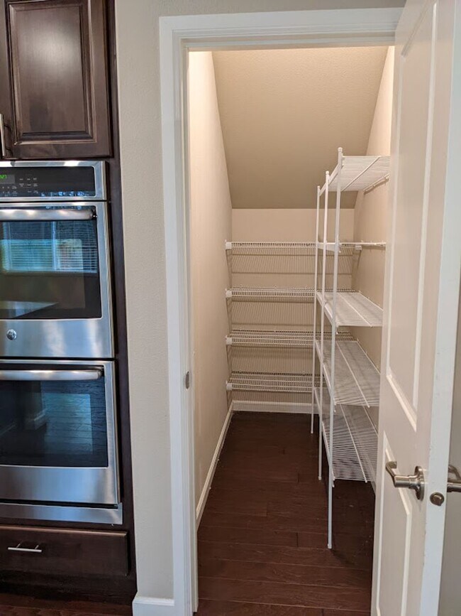 Building Photo - Northshore, Bothell, Millcreek 4 bedroom Home Special offer!