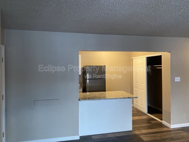 Building Photo - 502 Bell Ct