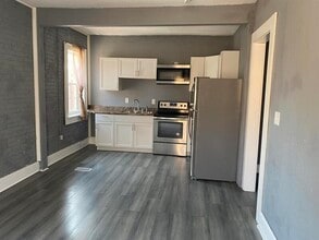 Building Photo - 1709.5 E Michigan St