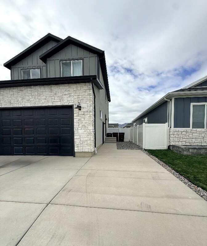 Building Photo - 5385 N Sulley Way