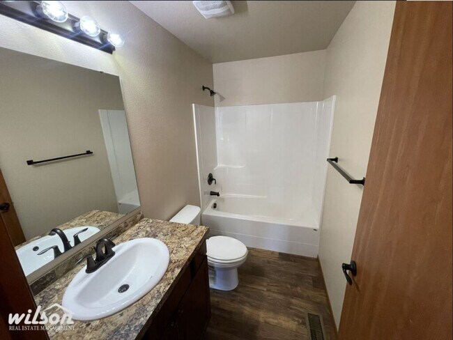 Building Photo - 2902 Willow St