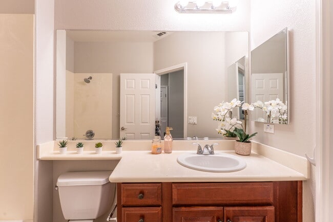 Building Photo - 1070 Tourmaline Ter