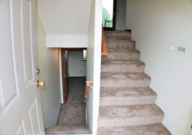 Building Photo - $1,375 | 3 Bedroom, 2.5 Bathroom Town Home...