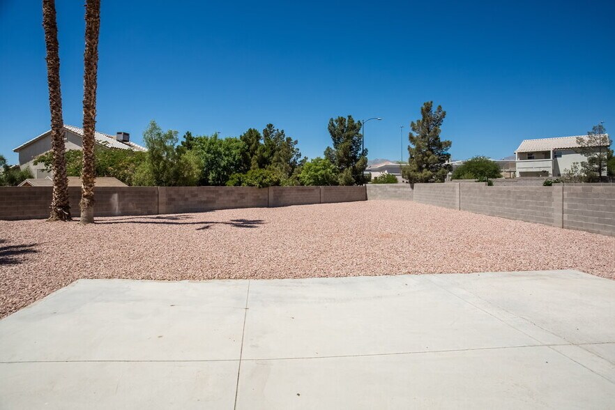 Building Photo - 7533 Hickory Hills Dr