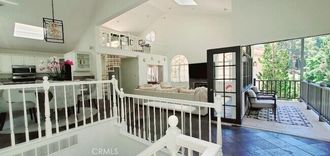 Building Photo - 8032 Willow Glen Rd