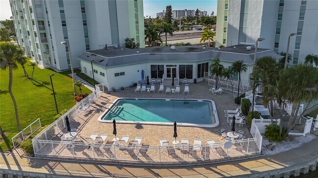 Building Photo - 400 64th Ave