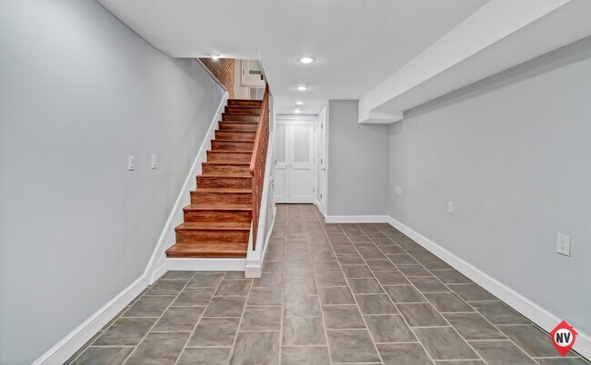 Building Photo - 3 Bedroom, 2.5 Bathroom Townhouse in Canton