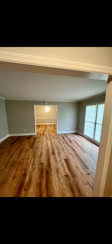 Building Photo - 5820 Windsor Dr