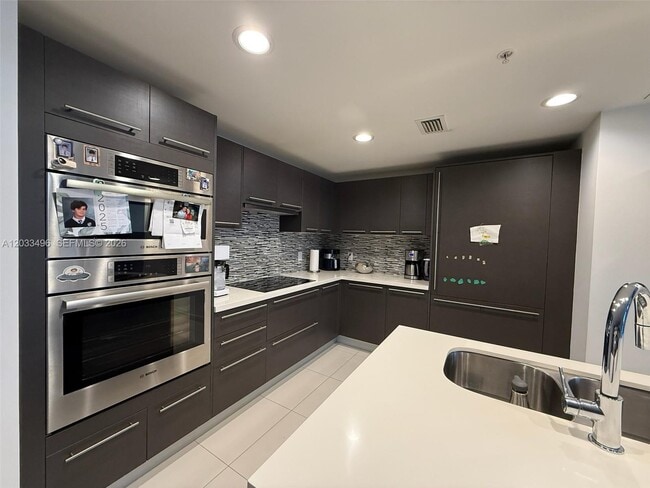 Building Photo - 7875 NW 107th Ave