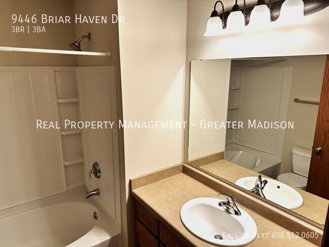 Building Photo - 9446 Briar Haven Dr