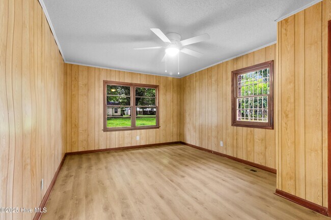 Building Photo - 1614 McKinley Ave