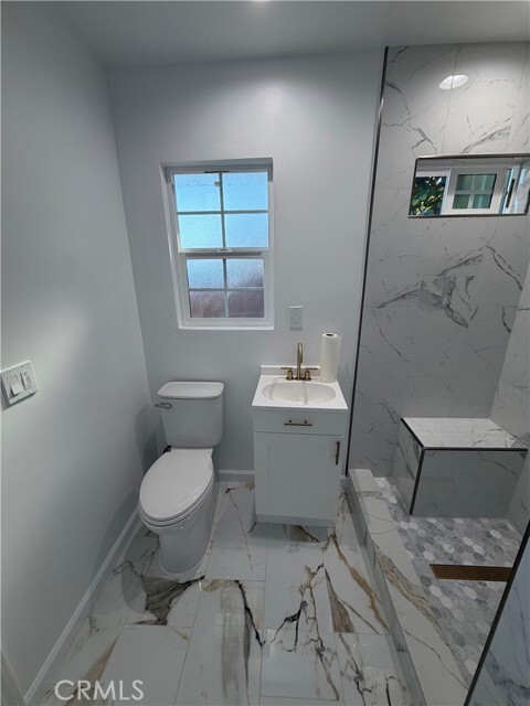 Building Photo - 7476 Brookside Rd