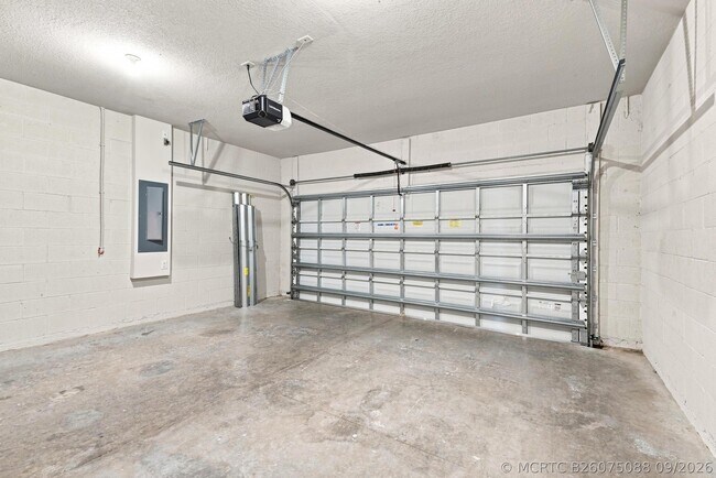 Building Photo - 10597 SW Vasari Way