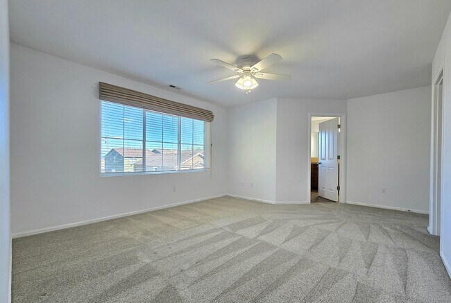Building Photo - 4 Bedroom Home Available Now in Lake Stevens!