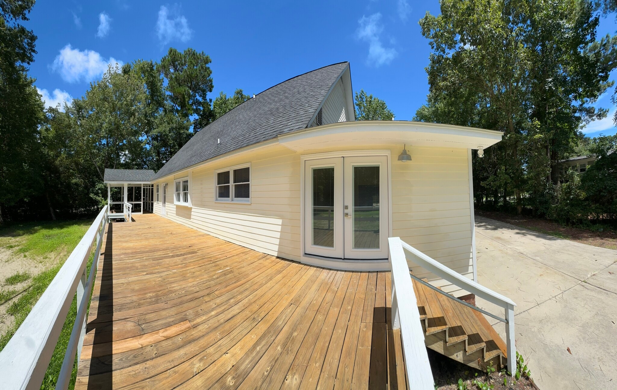 Building Photo - 310 Shore Point Dr