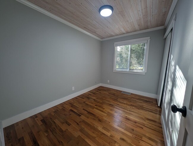 Building Photo - Stunning 4-Bedroom Home in Desirable Central Kitsap Location