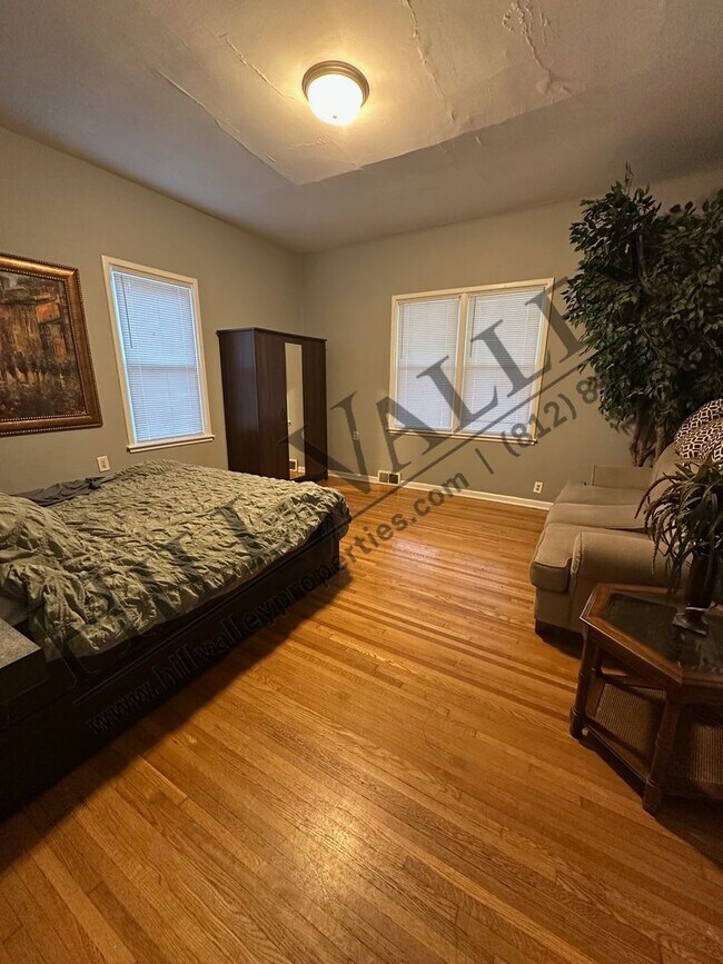 Building Photo - 3 Bedroom, 1.5 Bathroom Home