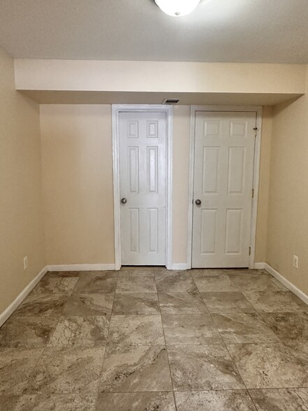 Building Photo - 9910 Oakdale Woods Ct