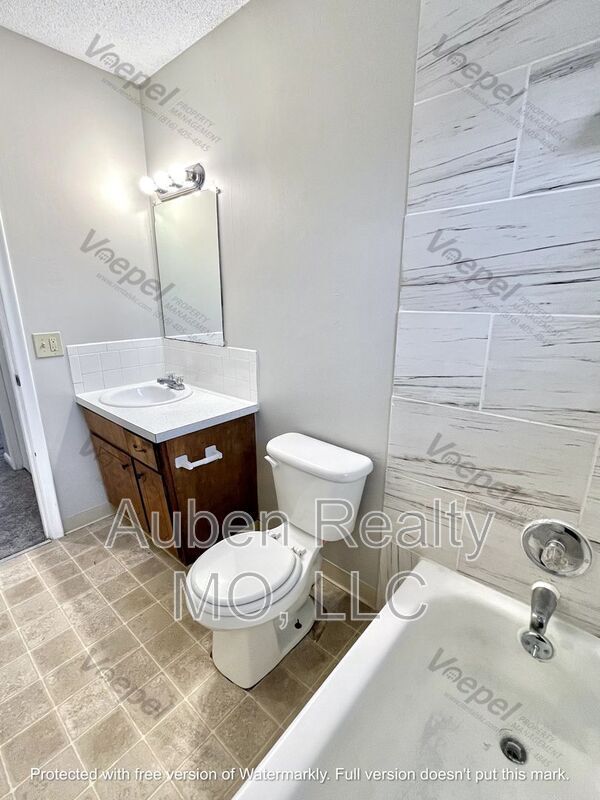 Building Photo - 7211 Montana Ave