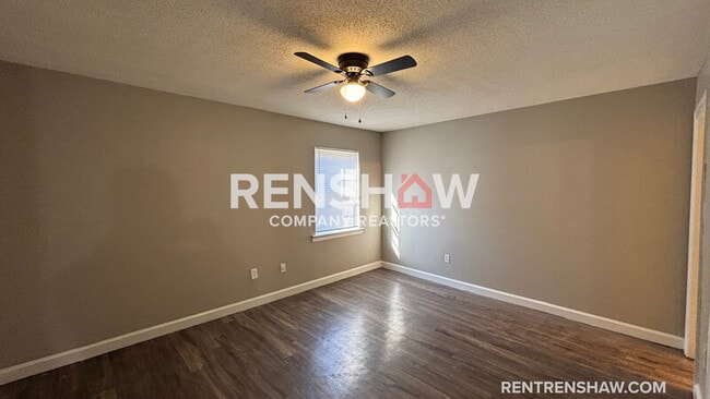 Building Photo - 3247 13 Colony Mall