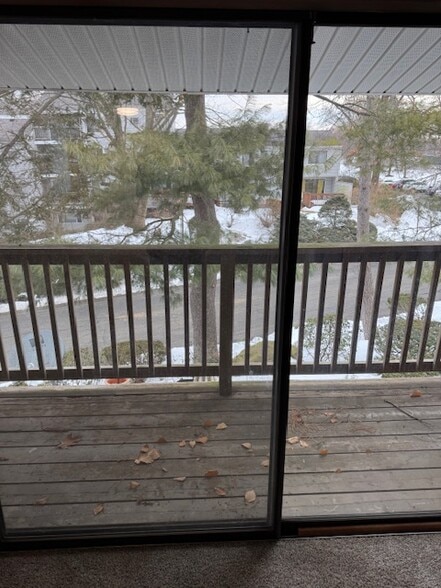 Building Photo - 655 Talcottville Rd