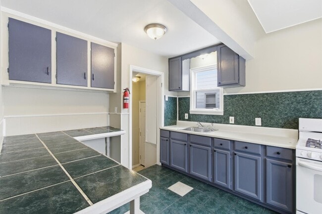 Building Photo - 19318 Harlow Ave