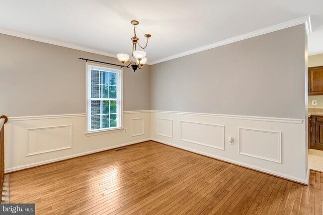 Building Photo - 5964 Norham Dr