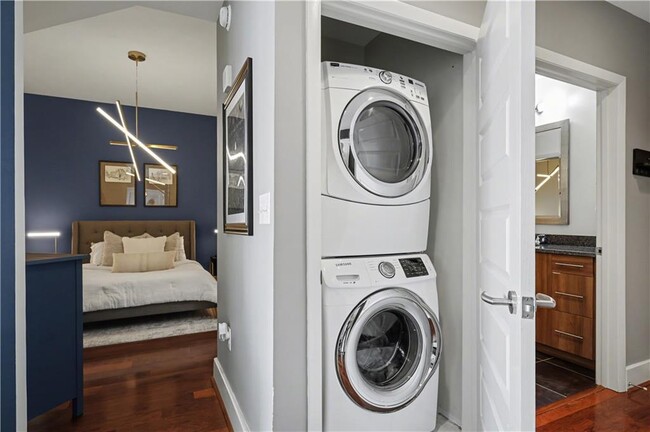 Building Photo - 1080 Peachtree St NE