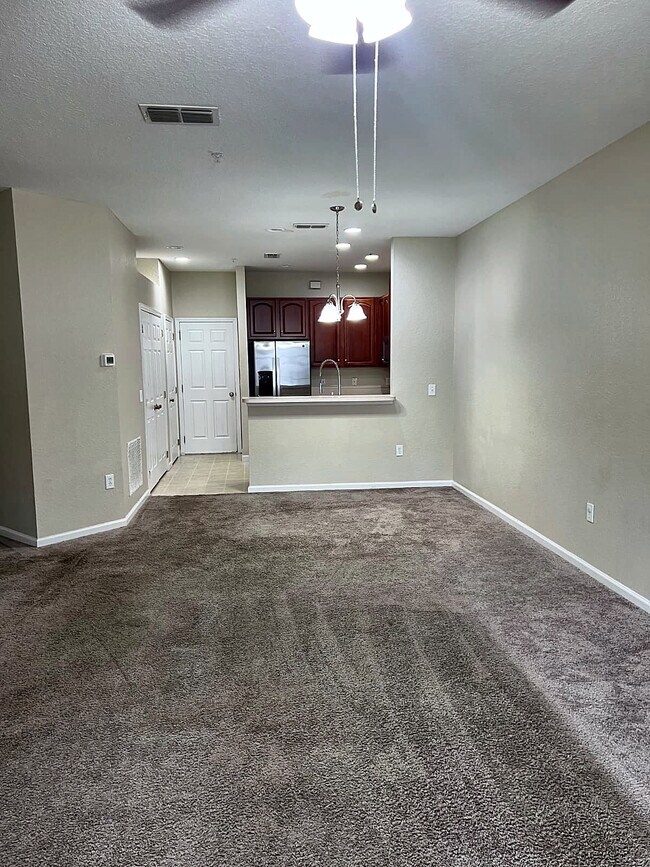 Building Photo - 13926 Dove Wing Ct