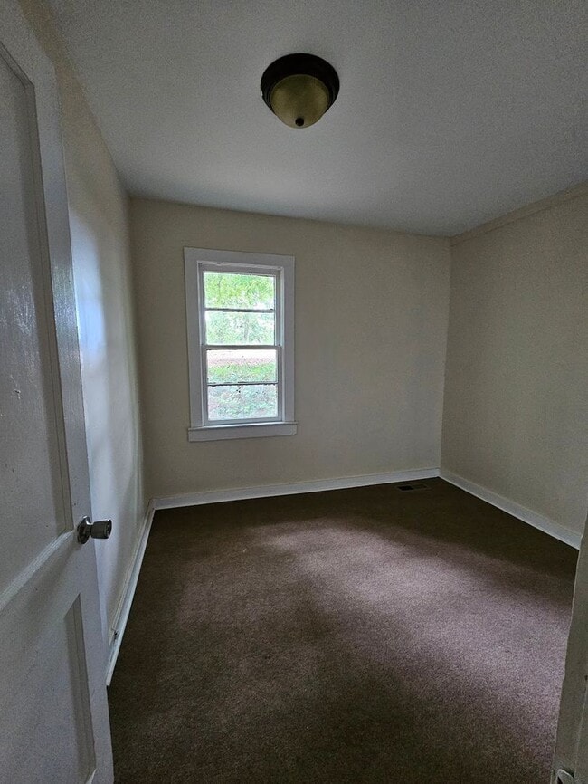Building Photo - 4 bedroom/2 bathroom house in Florence, ju...