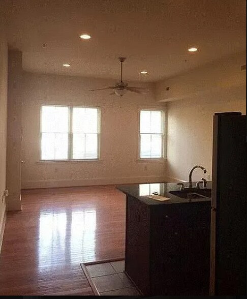 Building Photo - 9 S Brunswick St