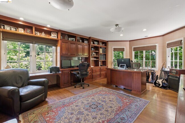 Building Photo - 15 Selborne Dr