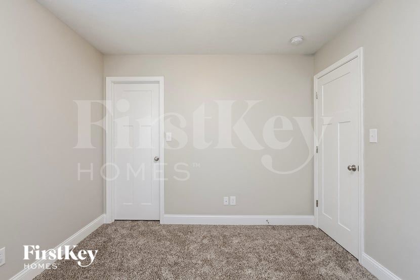 Building Photo - 415 S Meadow Song Ct