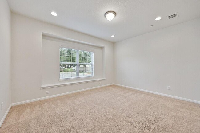 Building Photo - 1300 Catalan Rd