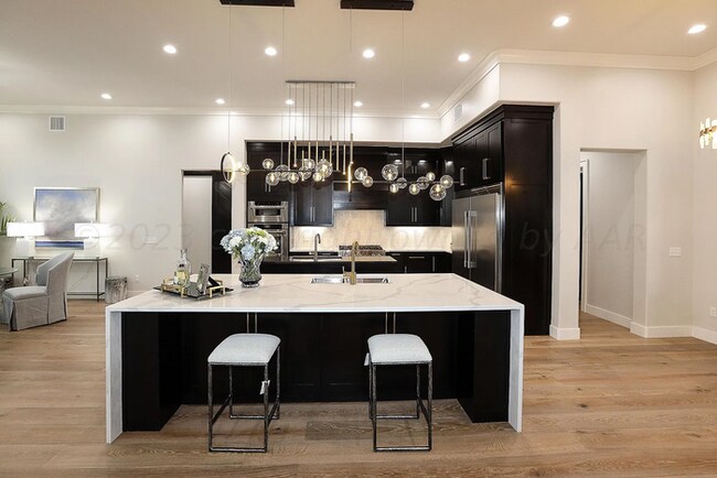 Building Photo - 9405 Rockridge Pkwy