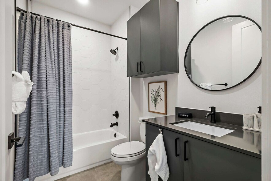 Building Photo - 2165 Gabriels Pl