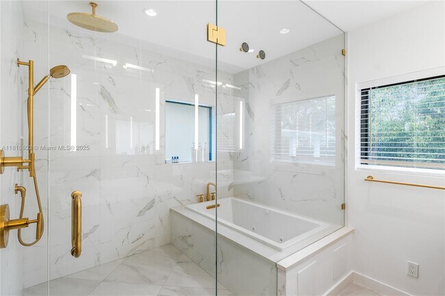 Building Photo - 7220 SW 107th Terrace