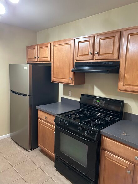 Building Photo - 2269 S Main St