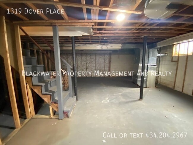 Building Photo - 1319 Dover Pl