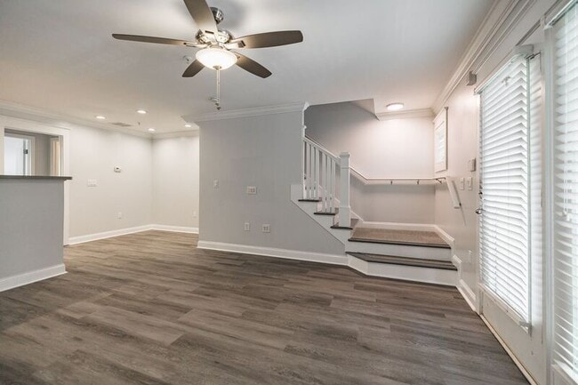 Building Photo - 1035 Barnett Shoals Rd