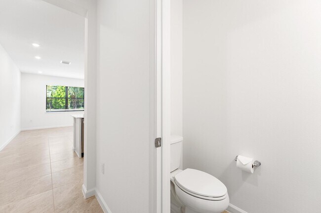 Building Photo - 4333 Efendi Dr