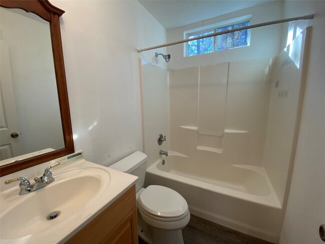 Building Photo - 24501 Pine Oaks Ct