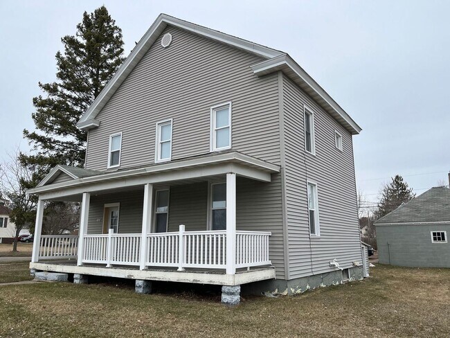 Building Photo - 1800 E Main St