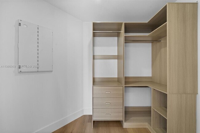 Building Photo - 2479 NE 192 St