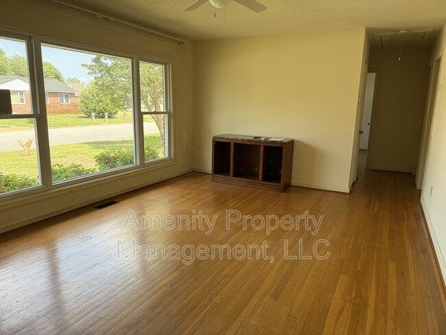 Building Photo - 21 Mansford Dr