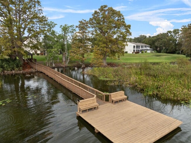 Building Photo - Ground Floor Condo - Park Lake