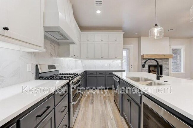 Building Photo - 2609 Dalewood Pl