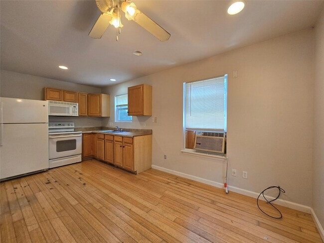 Building Photo - 4516 Russell Dr